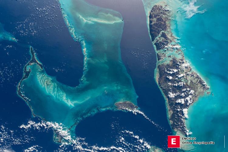 La nación insular de las Bahamas es fotografiada desde la Estación Espacial Internacional mientras orbita a 263 millas sobre el Océano Atlántico.