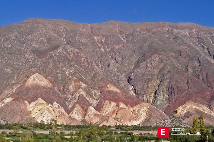 Vista de la Quebrada de Humahuaca desde Maimará, Jujuy, Argentina - vía Wikimedia Commons Vista de la Quebrada de Humahuaca desde Maimará, Jujuy, Argentina