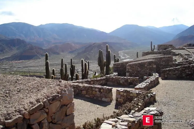Ruinas de Pucará de Tilcara, en la provincia de Jujuy, Argentina. Ubicado en la Quebrada de Humahuaca - vía Wikimedia Commons Ruinas de Pucará de Tilcara, en la provincia de Jujuy, Argentina. Ubicado en la Quebrada de Humahuaca.