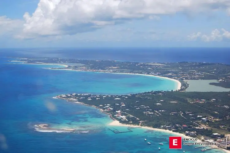 Vista aérea de la parte occidental de la isla de Anguila