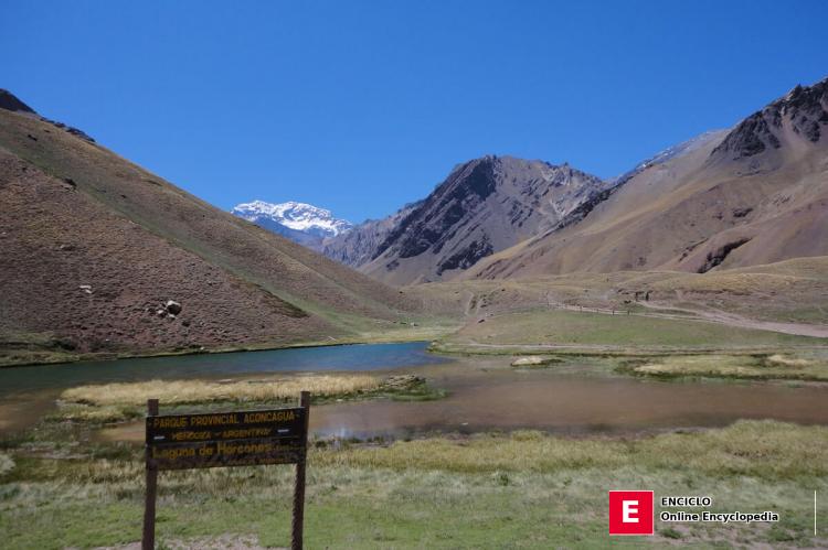 Laguna de Horcones, Parque Provincial Aconcagua, Argentina