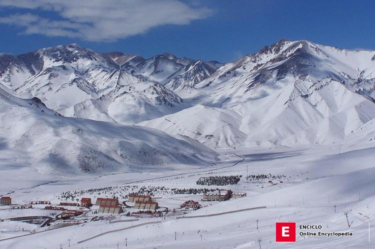Las Leñas es un centro de esquí andino, ubicado en la zona oeste de la provincia de Mendoza, Argentina.