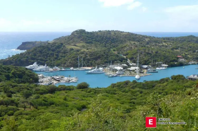 Vista del Astillero Nelson desde Shirley Heights, Antigua