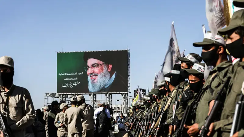 Ansarallah (Hutíes) 3 Combatientes hutíes recién reclutados durante una manifestación para conmemorar al difunto líder libanés de Hezbolá, Hassan Nasrallah, y mostrar su apoyo a los palestinos en la Franja de Gaza, en Saná, Yemen - REUTERS/KHALED ABDULLAH