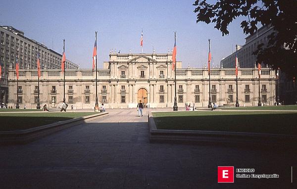 Edificio gubernamental en Santiago de Chole_