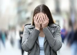 Imagen de una persona que sufre de agorafobia