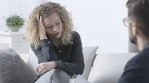 Imagen de una persona que sufre ansiedad social