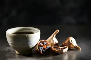 Ajo negro: beneficios, propiedades, usos